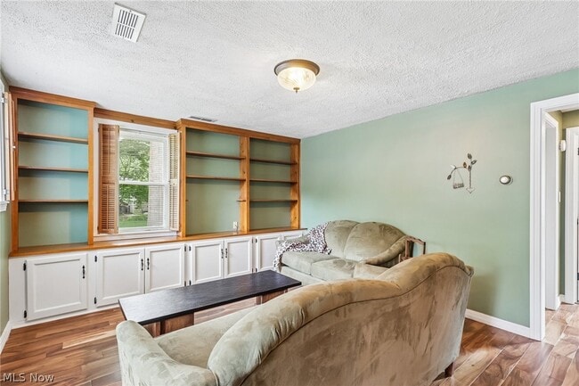 Photo - 686 Portage Lakes Drive