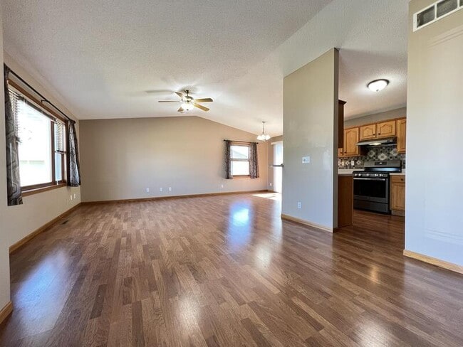 Photo - 2305 Eastlawn Dr