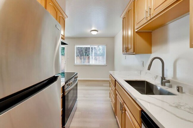 Photo - 16878 Meekland Ave Unit 04