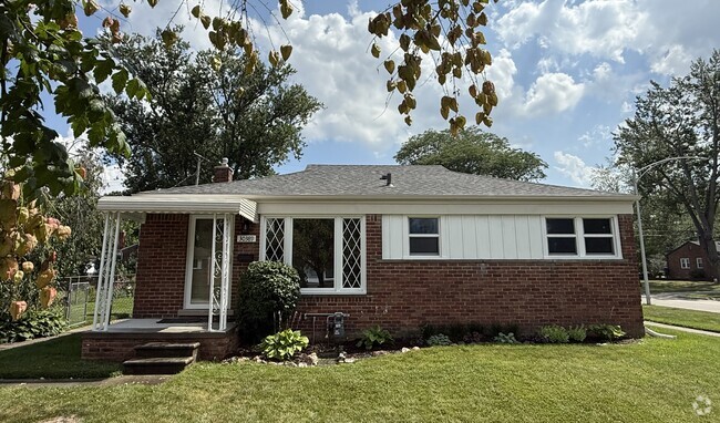 Building Photo - 30389 Hathaway Rental
