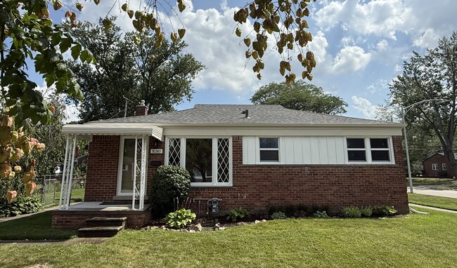 Building Photo - 30389 Hathaway Rental