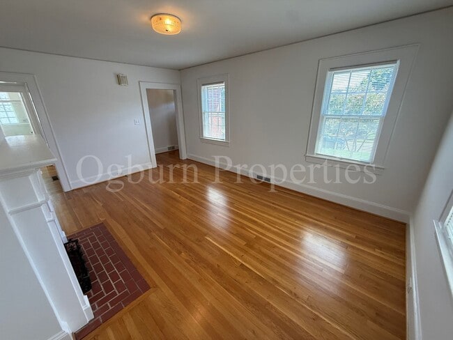 Photo - 2179 Gaston St