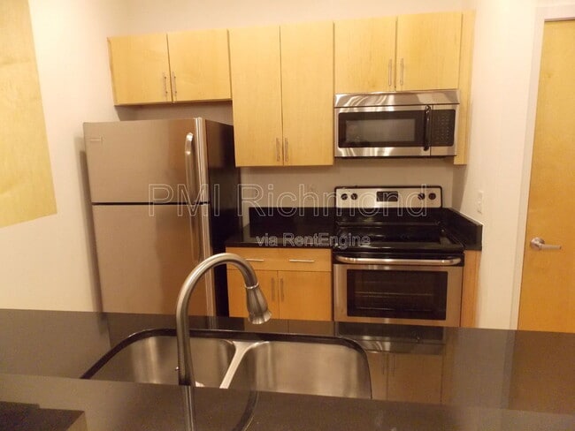 Building Photo - 16 W Broad St