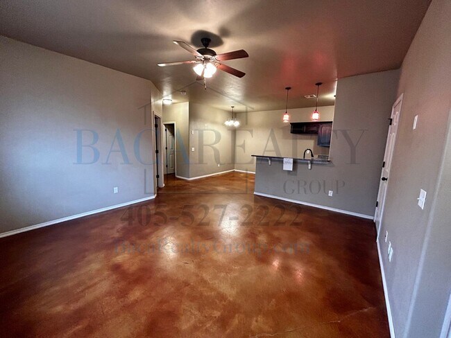 Photo - 3BR 2BA duplex with 2 car garage!!
