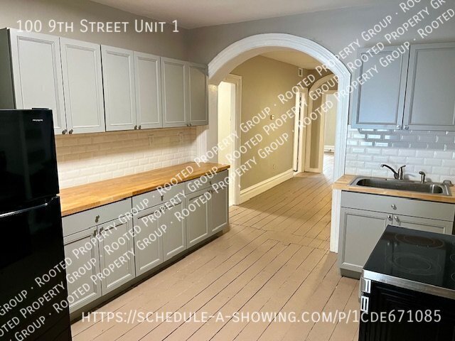 Renovated 3 Bedroom Close to RPI - Renovated 3 Bedroom Close to RPI Apartment Unit 1