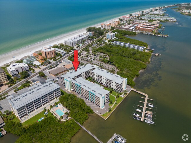 Building Photo - 19531 Gulf Blvd Unit 210 Rental