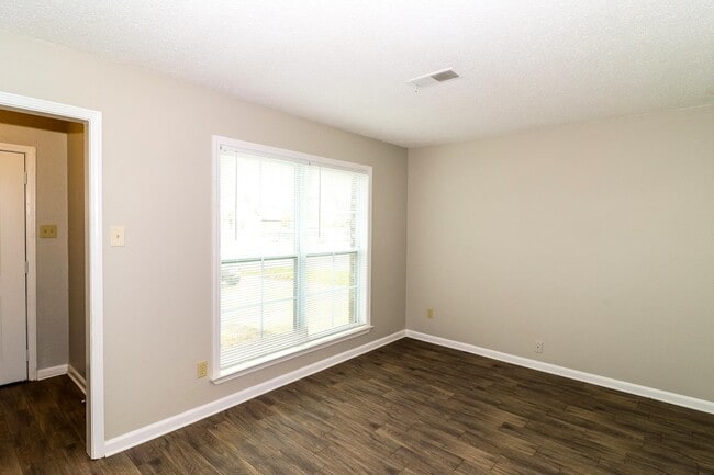 Photo - 7135 Hillshire Dr