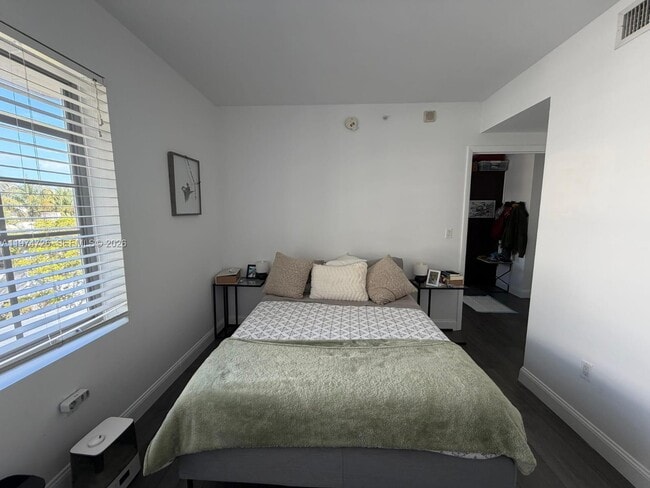 Photo - 435 21st St Unit 318