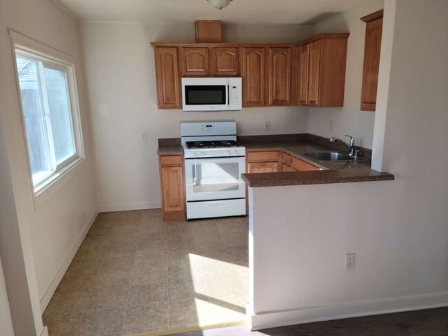 Photo - Nice 2 Bedroom Duplex!!!