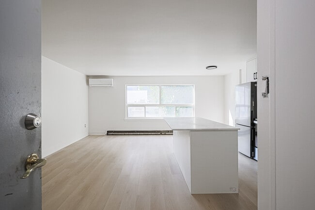 Photo - 81 Ontario St