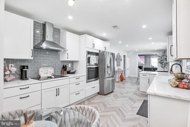 Photo - 8812 Churchfield Ln