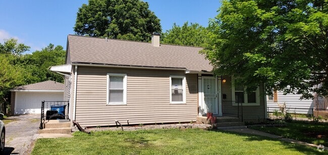 Building Photo - 22168 Yates Ave Rental
