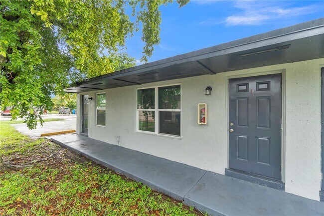 Photo - 5807 SW 27th St Unit 1