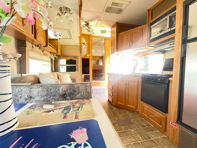 Photo - 1 National Ave