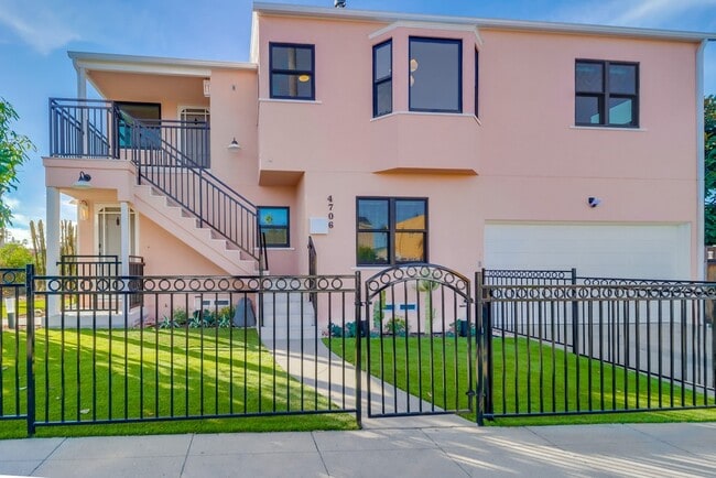 4706 Vista St Unit 1