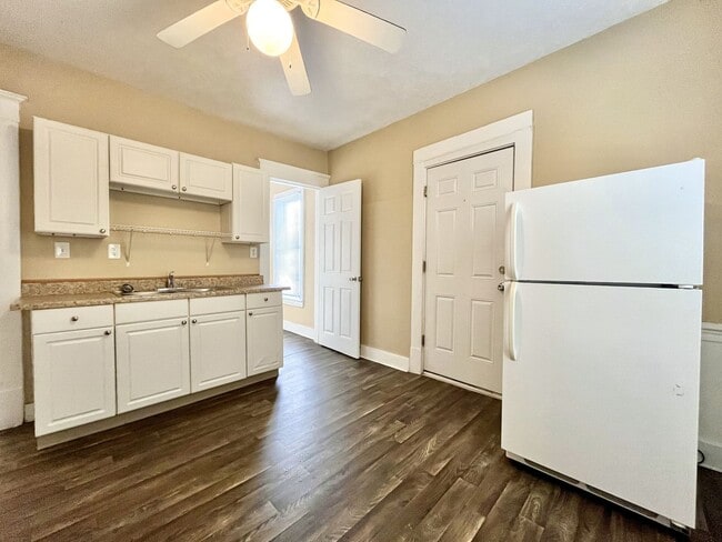 Photo - 1104 Hermitage St SE Unit #1