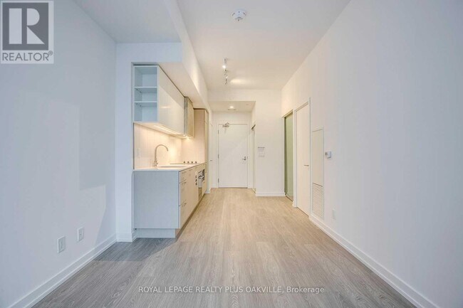 Photo - 19 Western Battery Rd Unit 2320