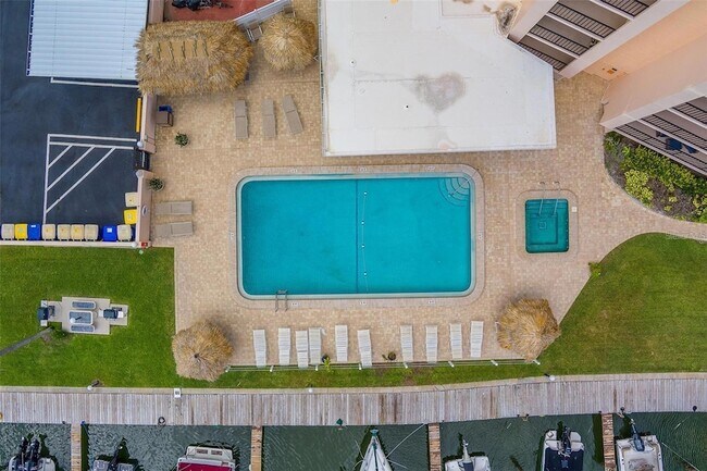 51 Island Way Unit 909