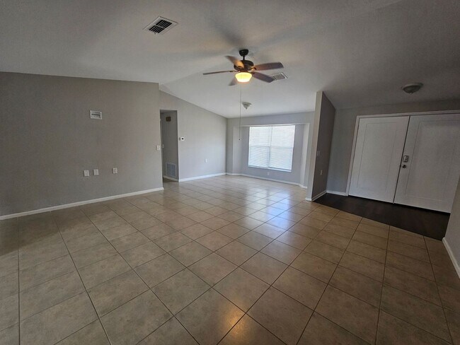 Photo - Pet Friendly Updated GREAT home in the area of Trafalgar and Skyline close to boat ramp and park!