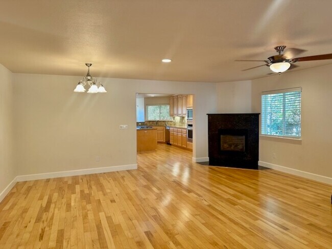 Photo - 17874 Lake Forest Dr