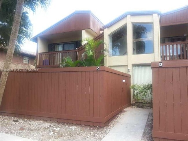 Building Photo - 6924 SW 114th Pl Unit C56
