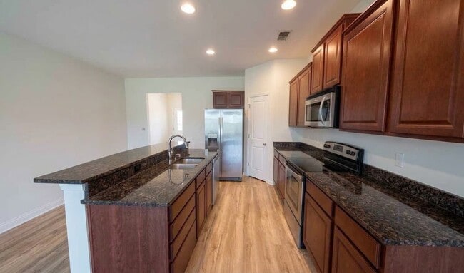 Photo - 2796 Eton St