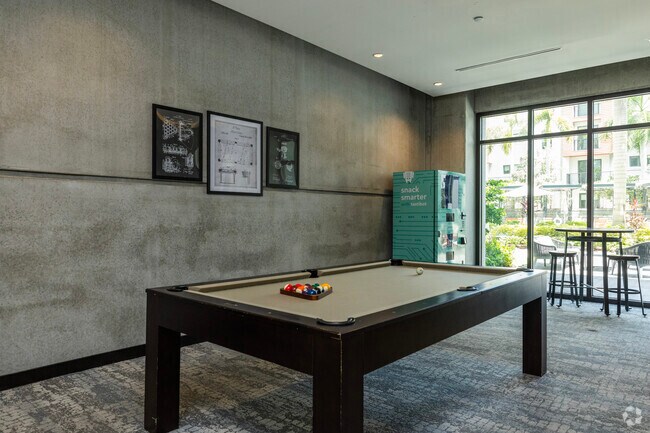Aqua Lounge