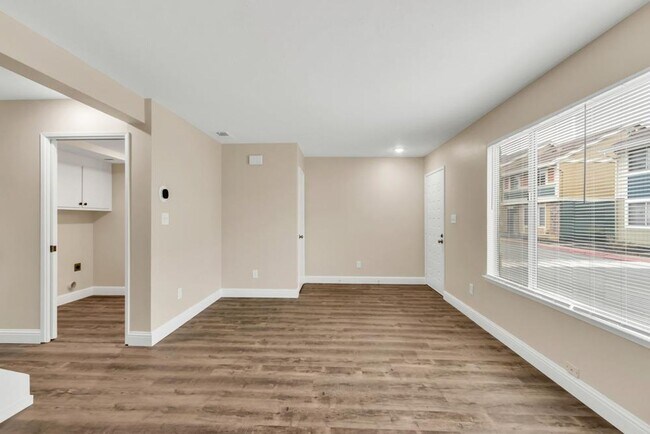 Photo - Updated 3 Bed 1.5 Bath Townhome