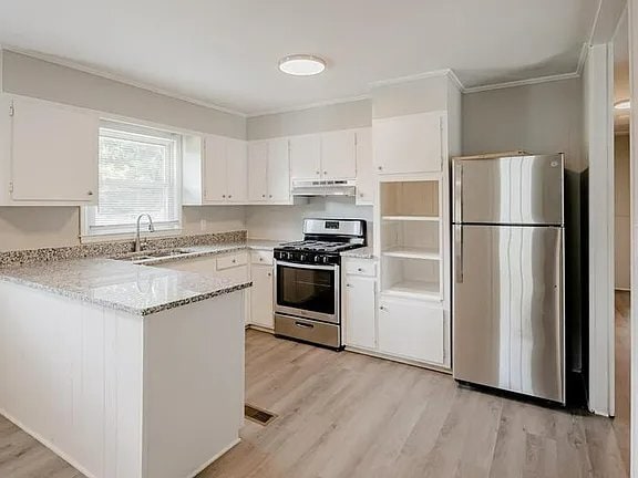 Photo - 414 Barclay Ave House