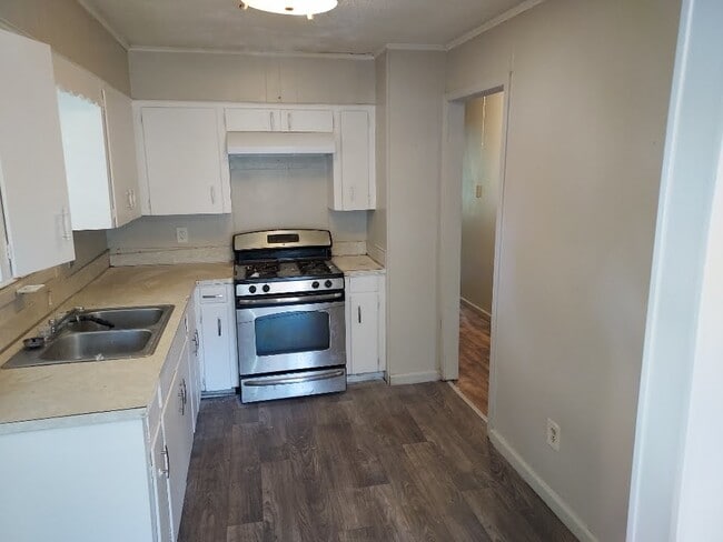 Photo - 59 Charmingdale Dr N