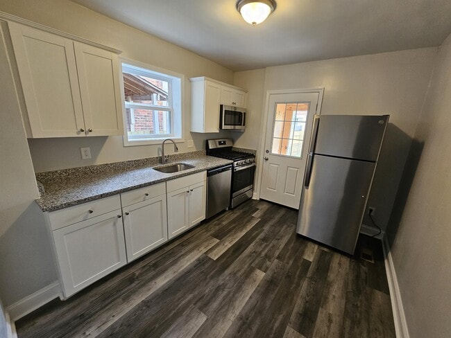 Building Photo - 6921 Holabird Ave