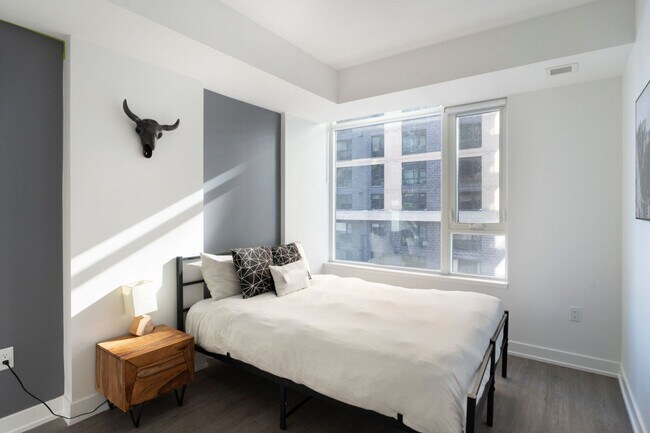 Photo - 90 Champagne Ave S Unit ID1223058P