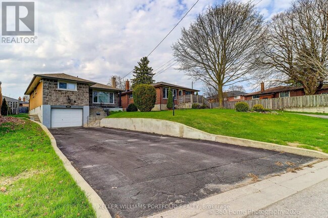 Photo - 962 Willowdale Ave