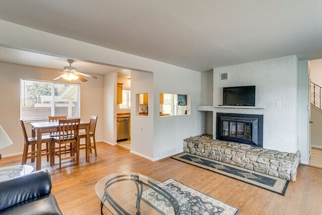Building Photo - 969 Evanston St Unit SI ID1605903P