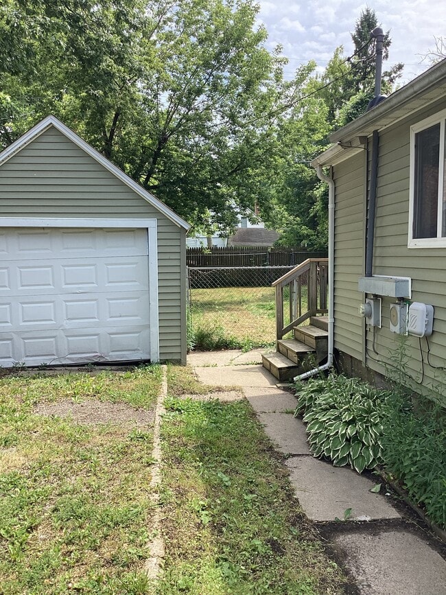 Photo - 1208 Howard St