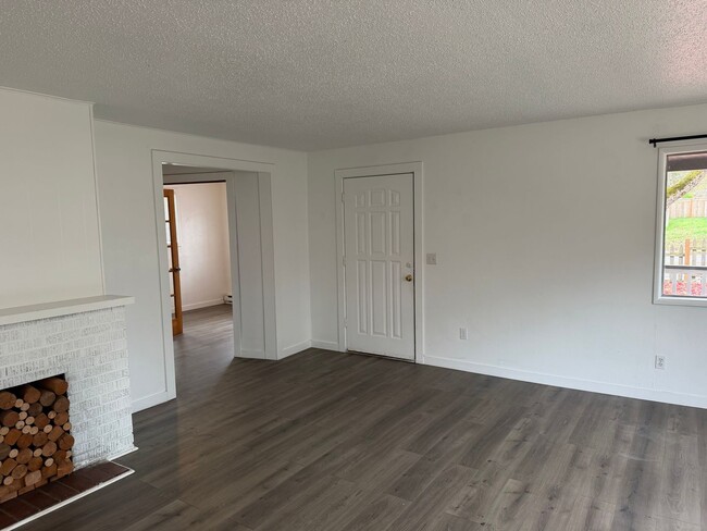 Photo - Updated 4 bedroom, 1 bath home in Eugene!
