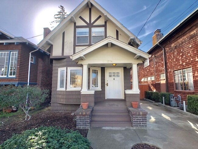 Building Photo - 1714 Santa Clara Ave