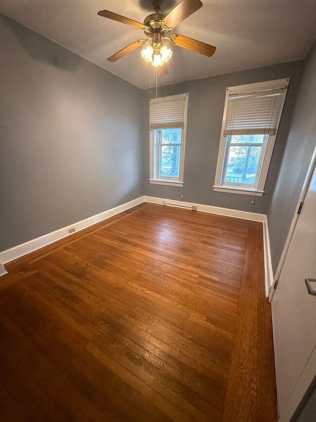 Photo - 737 Linden Ave