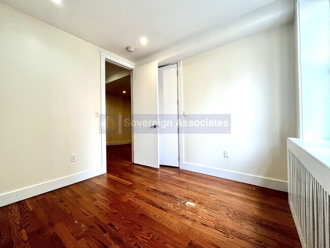 Photo - 4300 Broadway Unidad 1F