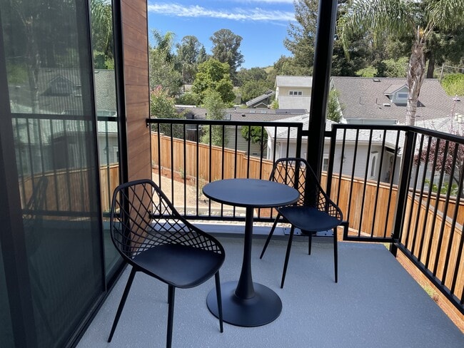 Photo - 767 Chorro St