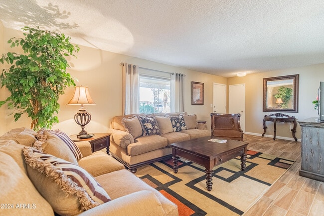 Photo - 10719 W Camelot Cir