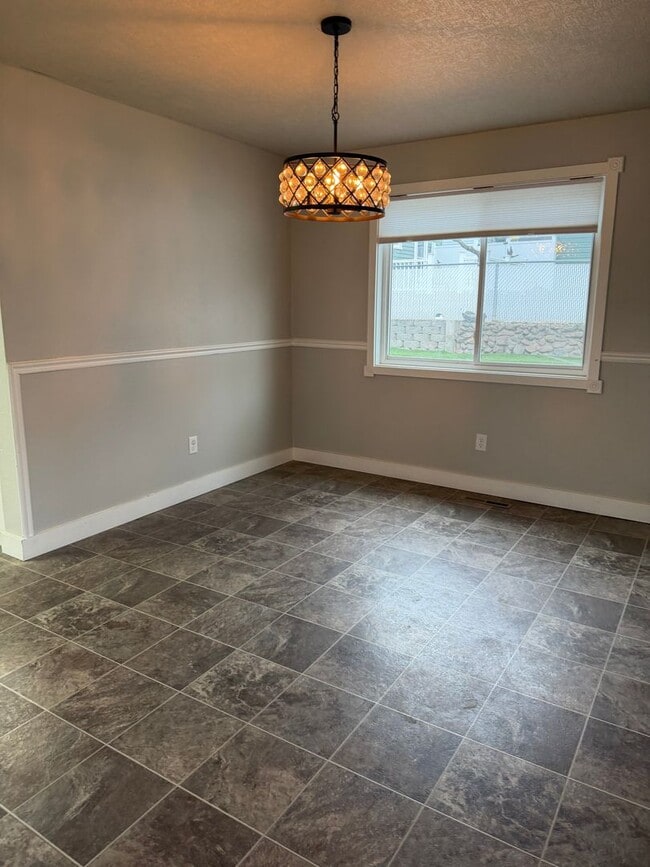 Photo - 5 bedroom house next to park