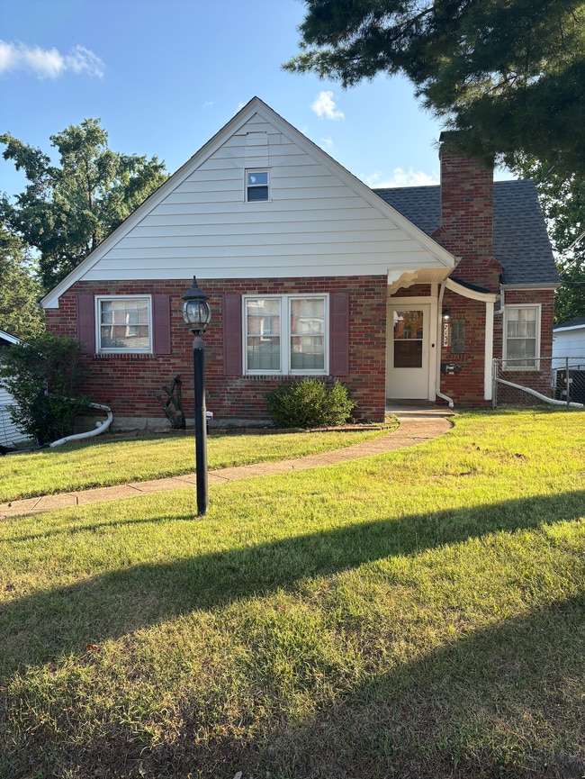 Building Photo - 7134 Farley Ave Rental
