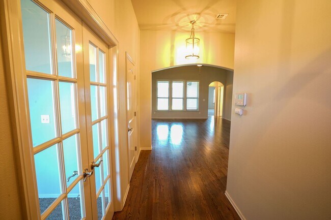 Photo - 3 Bed | 2 Bath in New Tulsa!