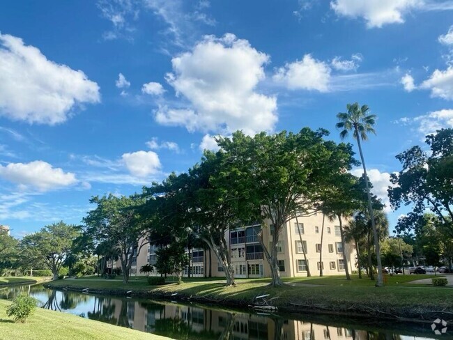 Building Photo - 14527 Bonaire Blvd Rental
