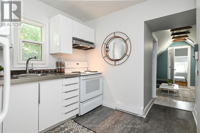 Photo - 123 Pamilla St