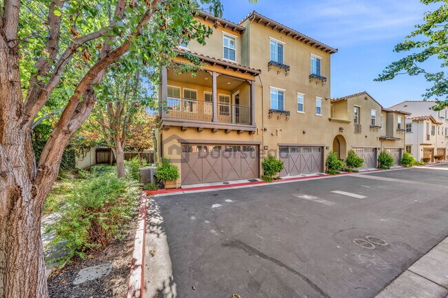 Photo - 727 Satsuma Ter