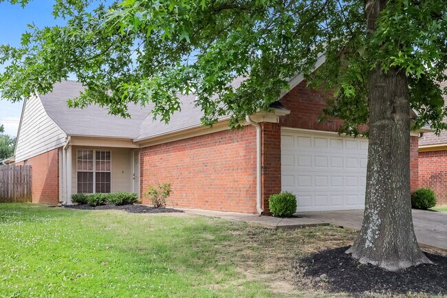 Photo - 1614 Central Trails Dr