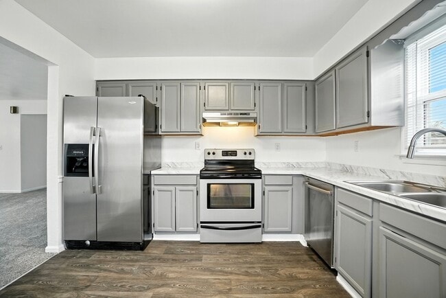 Building Photo - 3015 Tournament Dr Rental