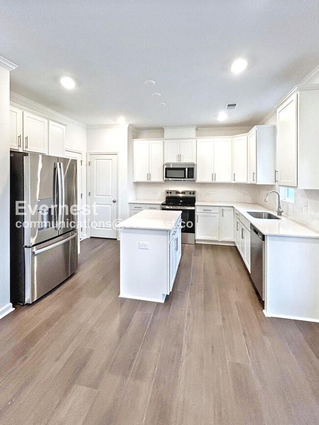 Photo - 44 Regal Gdns Ct